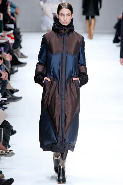 Look 19